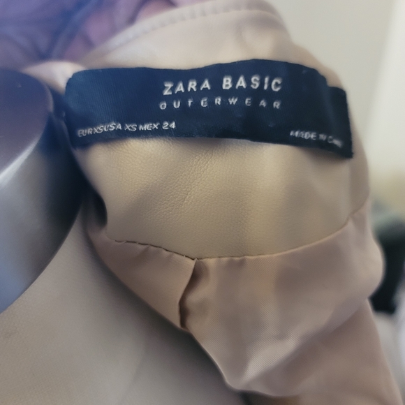 Zara:Faux Leather Jacket w/ Ruffle & Peplu… - Picture 6 of 12